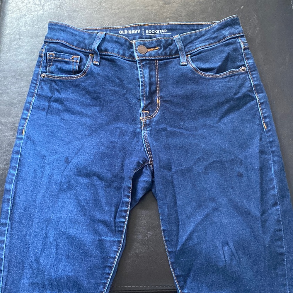 Old Navy Mid-Rise. Size 4